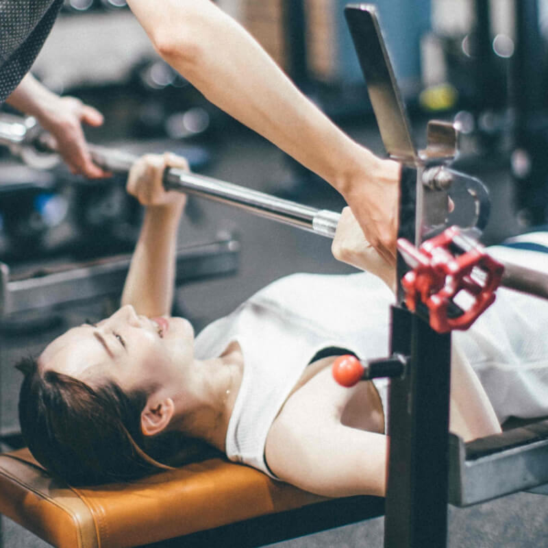 マンツーマントレーニングで本格的にボディメイク